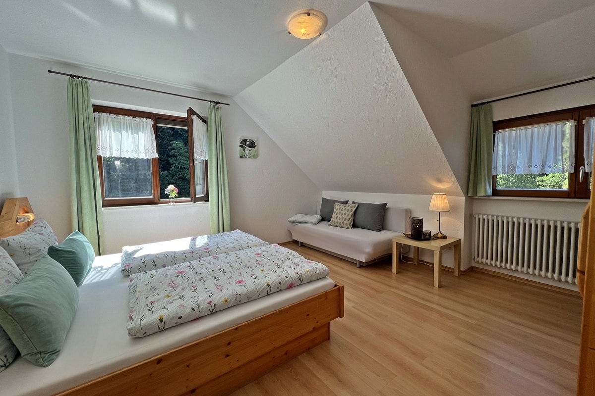 Ferienwohnung Tannenblick Schlafzimmer Doppelbett